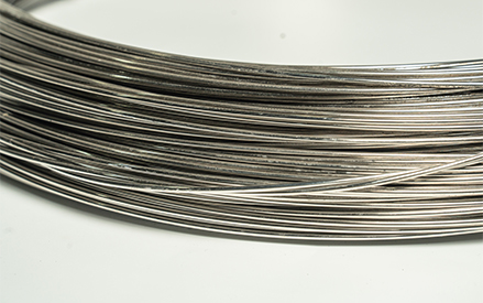 Conas a chuidíonn Titanium Wire le saolré do threalamh a mhéadú?