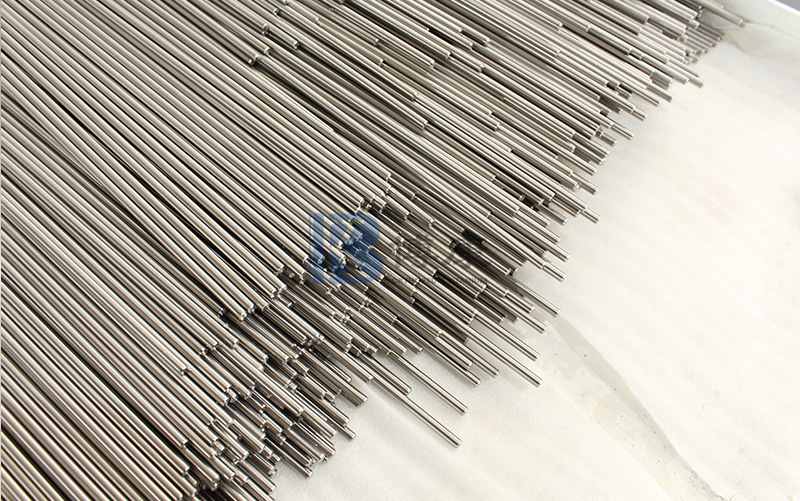 Cén fáth a bhfuil friotaíocht creimthe den scoth ag slat tíotáiniam 3mm i dtimpeallachtaí crua?